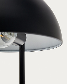 Настольная лампа из дерева и металла из ясеня Catlar, окрашенная в черный цвет.