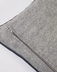 Чехол на подушку серый Alcara с черной каймой 45 x 45 см