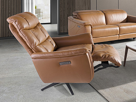 Поворотное кресло-реклайнер 5117/KM-A6010-M567 из коричневой кожи