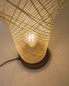 Бамбуковая настольная лампа Citalli в натуральной отделке