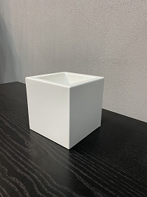 Кашпо Vondom Cubo белое 18х18х18