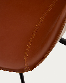 Поворотное рабочее кресло Tissiana из искусственной коричневой кожи и матового черного алюминия